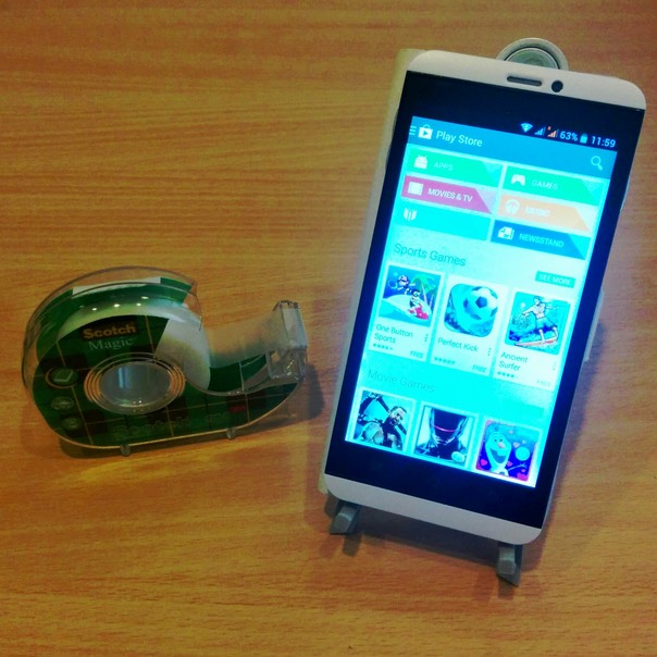 Picture of an iPegTop Z26 Android phone